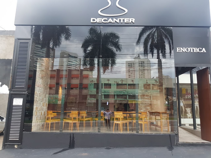 Enoteca Decanter