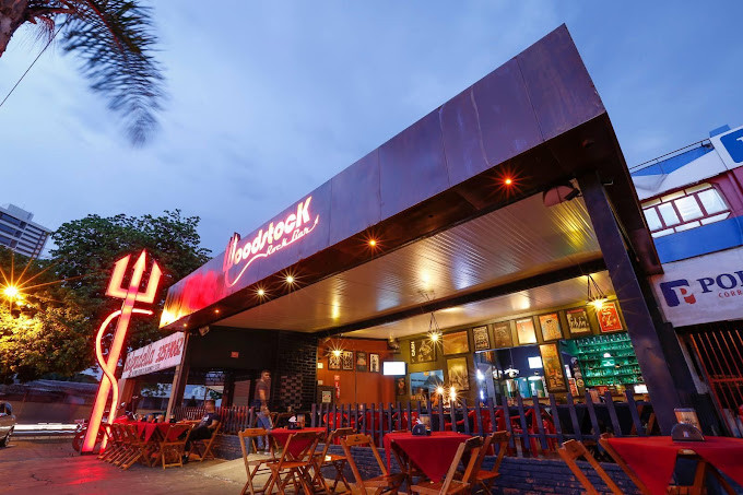 Woodstock Rock Bar