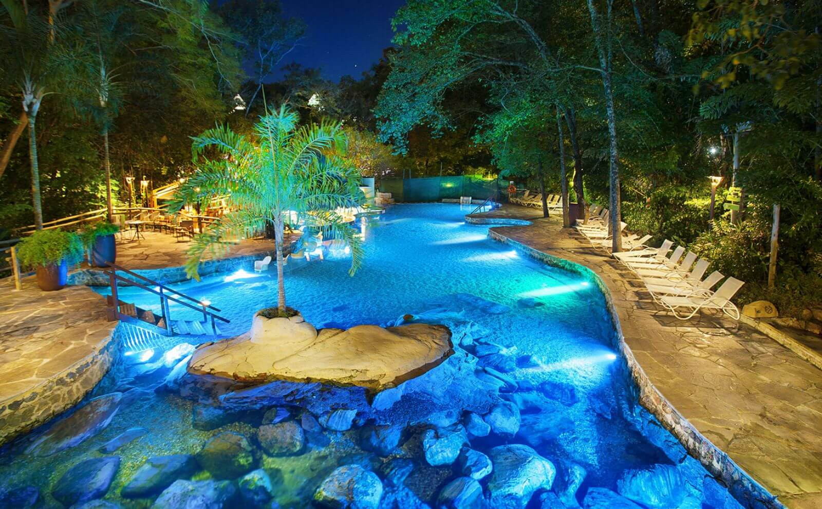 RIO QUENTE PARQUES E RESORTS